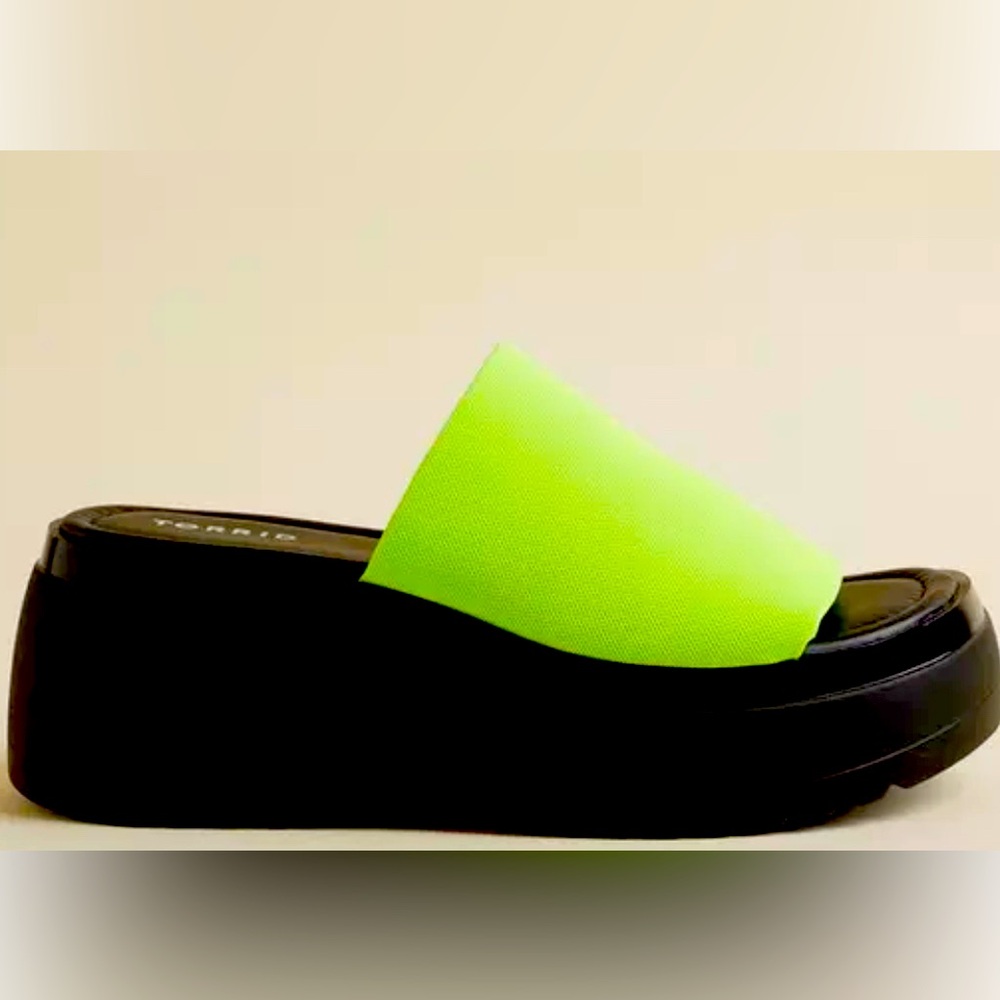 Neon Green Chunky Stretch Platform Sandal (WW)